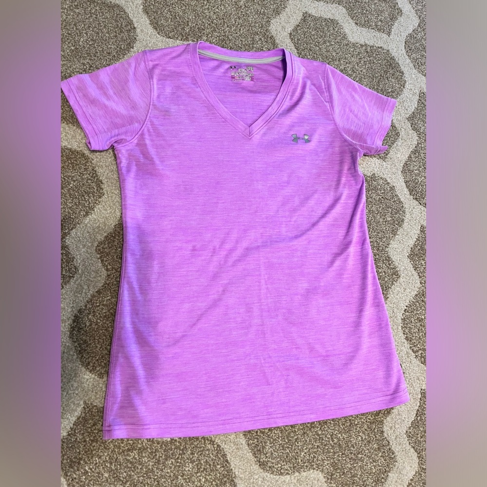 Women Under Armor dri-fit shirt